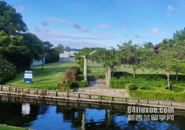 mW(xu) Auckland University is the first choice for you