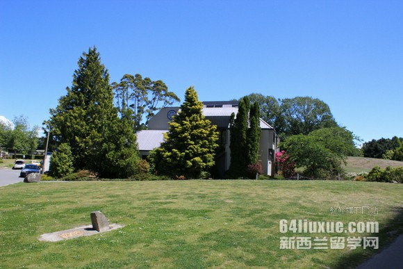 新西蘭本科學校
