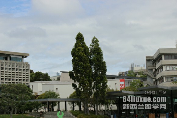新西蘭本科學(xué)費(fèi)多少